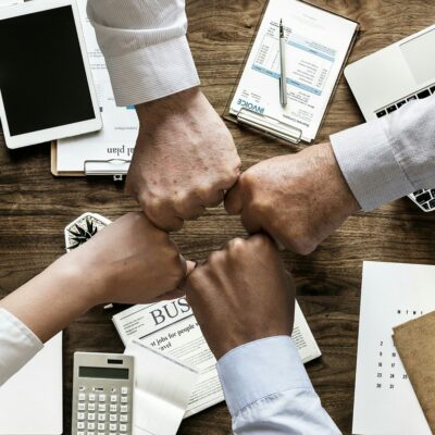 Jak pracować w zespole i dlaczego jest to ważne?